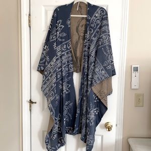 Magnolia Pearl Sitting Bull Shrug